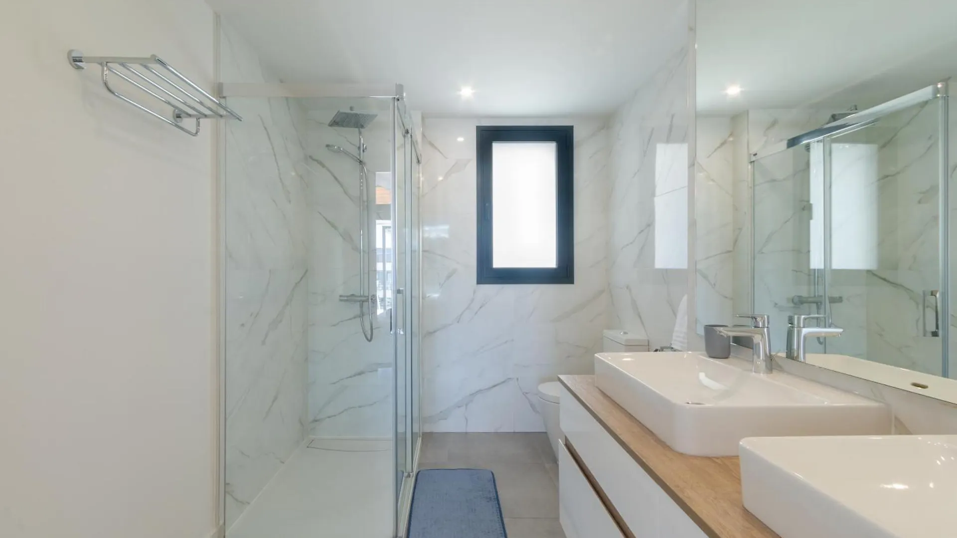 Oasis 325 First Floor Apartment Estepona