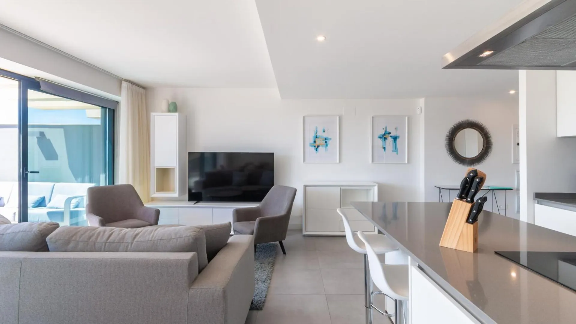 Oasis 325 First Floor Apartment Estepona