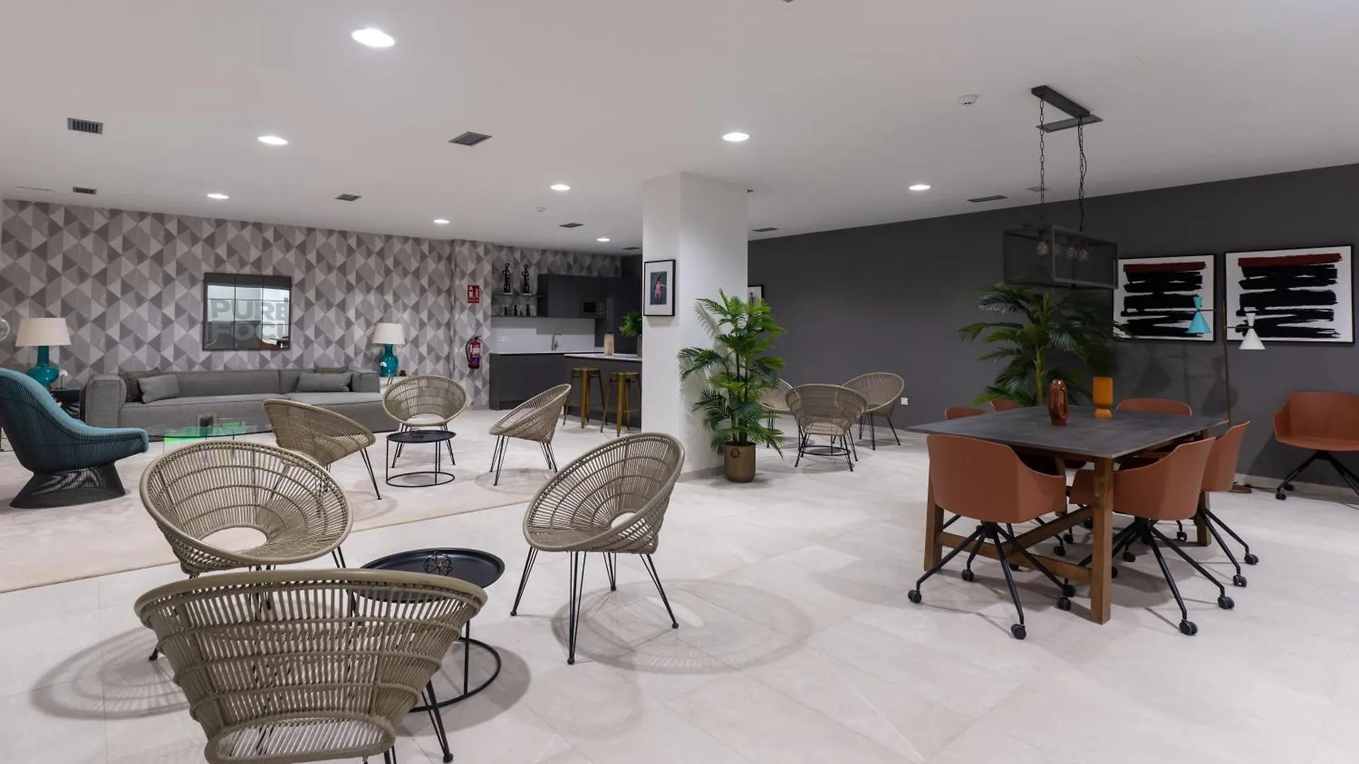 Oasis 325 First Floor Apartment Estepona