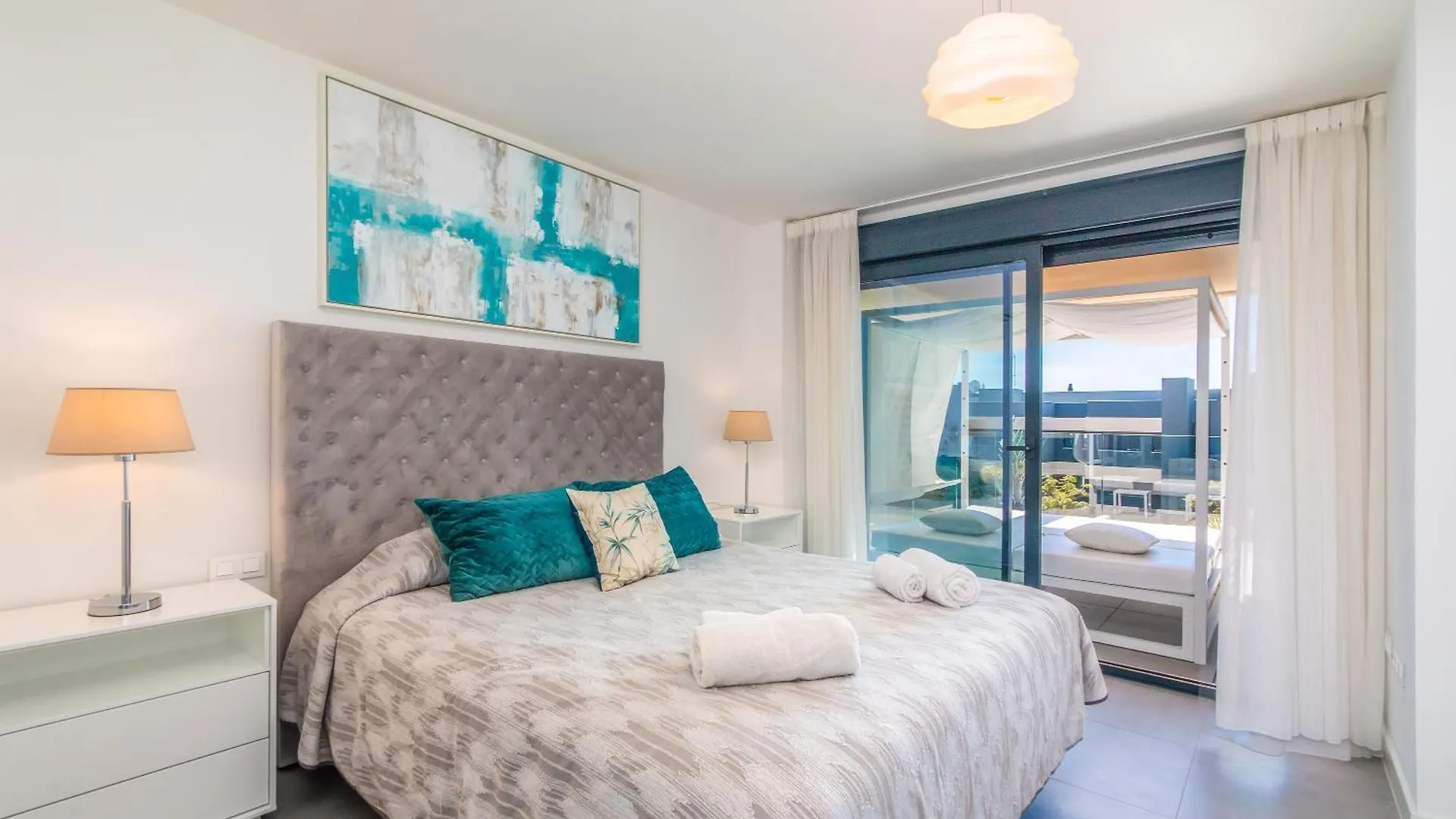 Oasis 325 First Floor Apartment Estepona