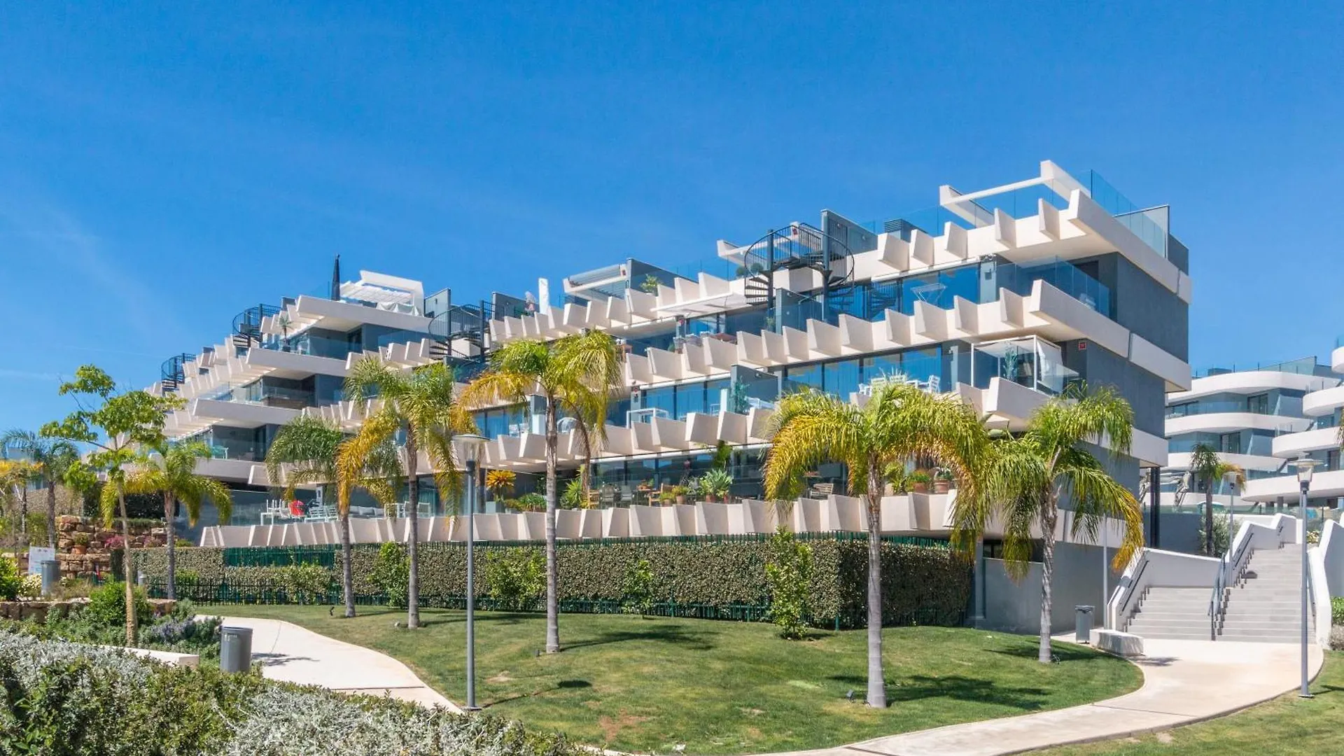 Oasis 325 First Floor Apartment Estepona