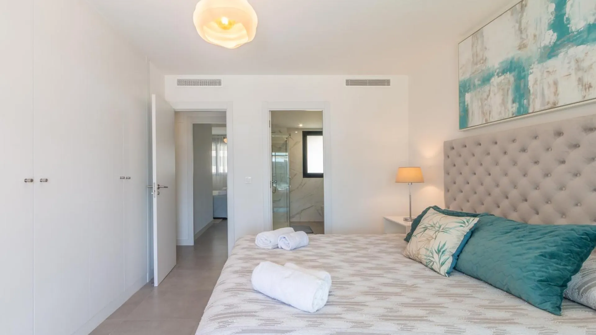 Oasis 325 First Floor Apartment Estepona Spain