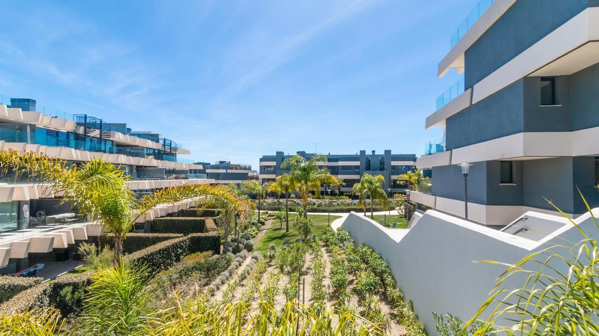 Oasis 325 First Floor Apartment Estepona 0*,