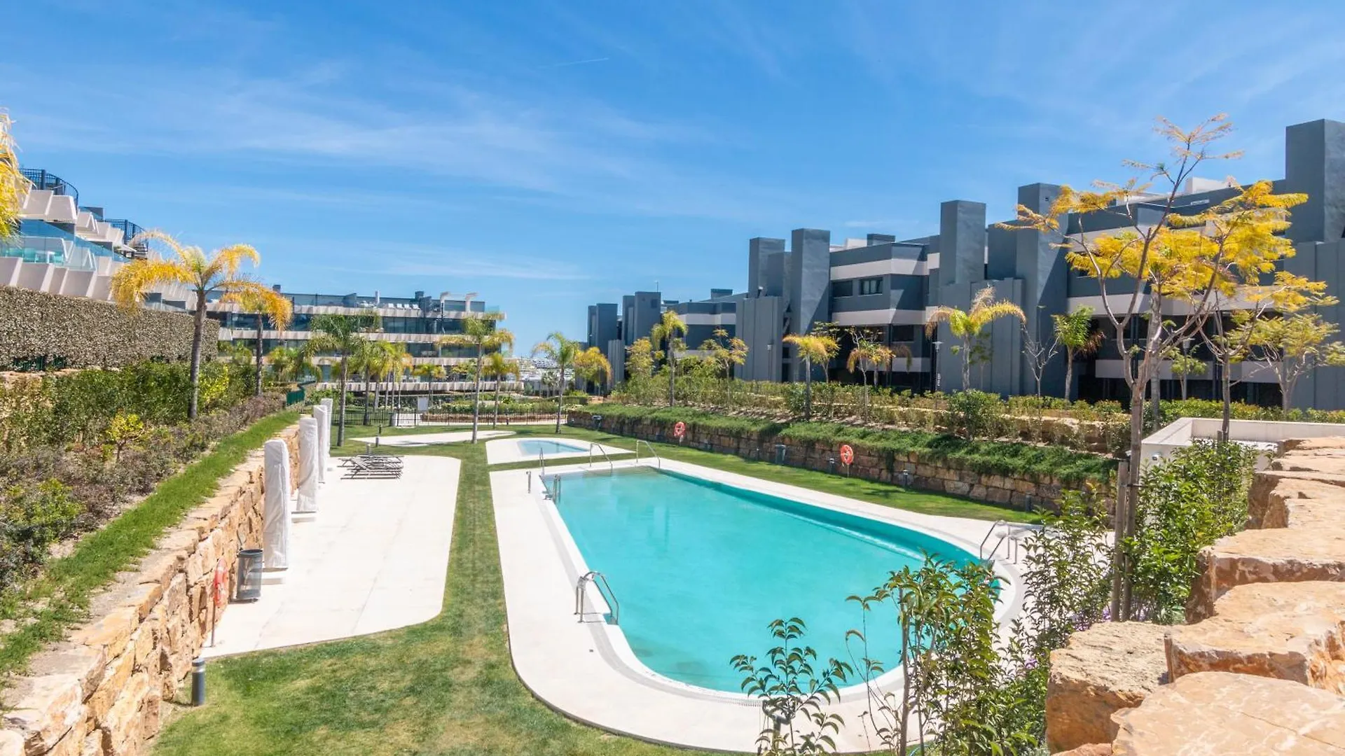 Oasis 325 First Floor Apartment Estepona